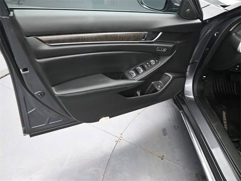 Used 2022 Honda Accord Touring image 30