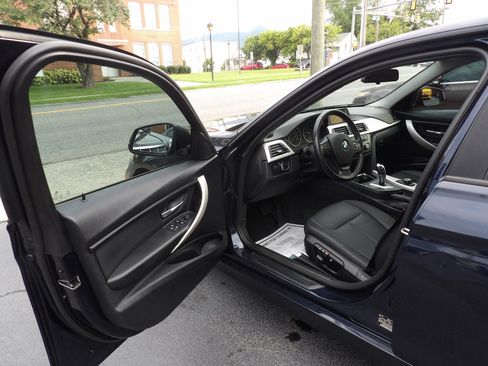 Used 2015 BMW 320i xDrive Sedan image 12