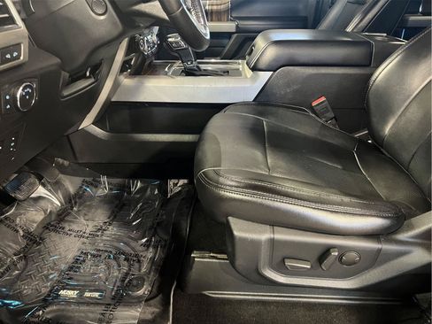Used 2019 Ford F150 Lariat w/ Equipment Group 502A Luxury AWD/4WD image 14