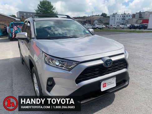 Certified 2021 Toyota RAV4 XLE w/ Convenience Package AWD/4WD image 1