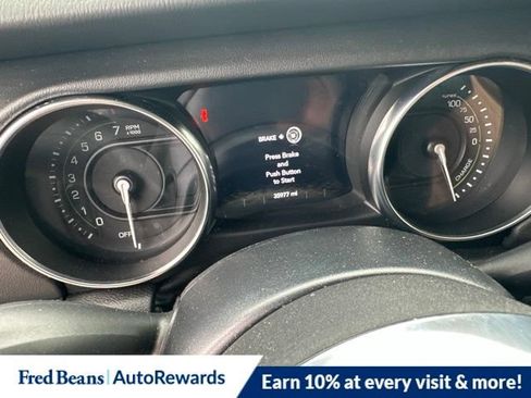 Used 2022 Jeep Wrangler Unlimited Sahara w/ Cold Weather Group AWD/4WD image 6