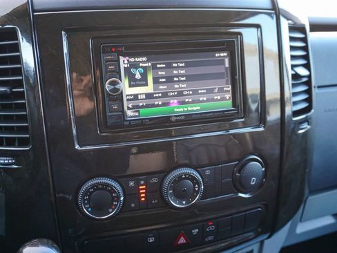 Used 2014 Mercedes-Benz Sprinter 2500 image 19