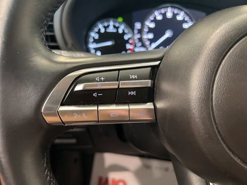 Used 2022 MAZDA MAZDA3 s FWD image 25