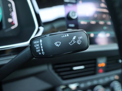 Used 2019 Volkswagen Jetta SEL image 32