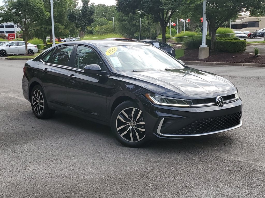 Used 2025 Volkswagen Jetta SE FWD image 36