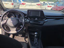 Used 2018 Toyota C-HR XLE FWD image 4