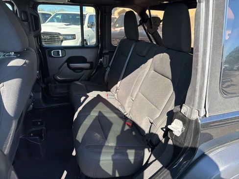 Used 2019 Jeep Wrangler Unlimited Sport S AWD/4WD image 18