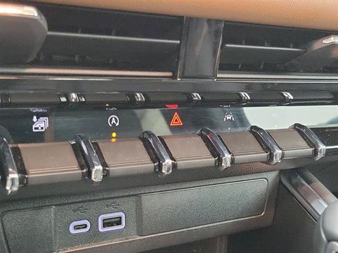 Used 2024 GMC Canyon AT4 w/ AT4 Premium Package image 29