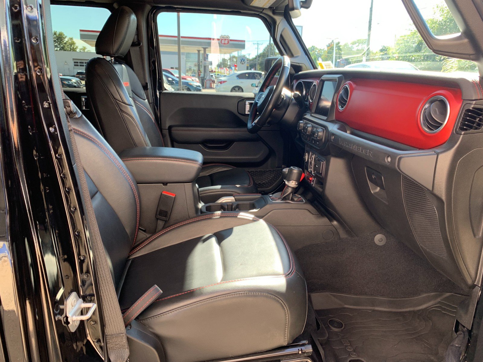 Used 2022 Jeep Wrangler Unlimited Rubicon AWD/4WD image 36