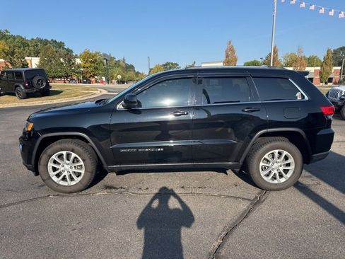 Certified 2021 Jeep Grand Cherokee Laredo w/ Security & Convenience Group image 4