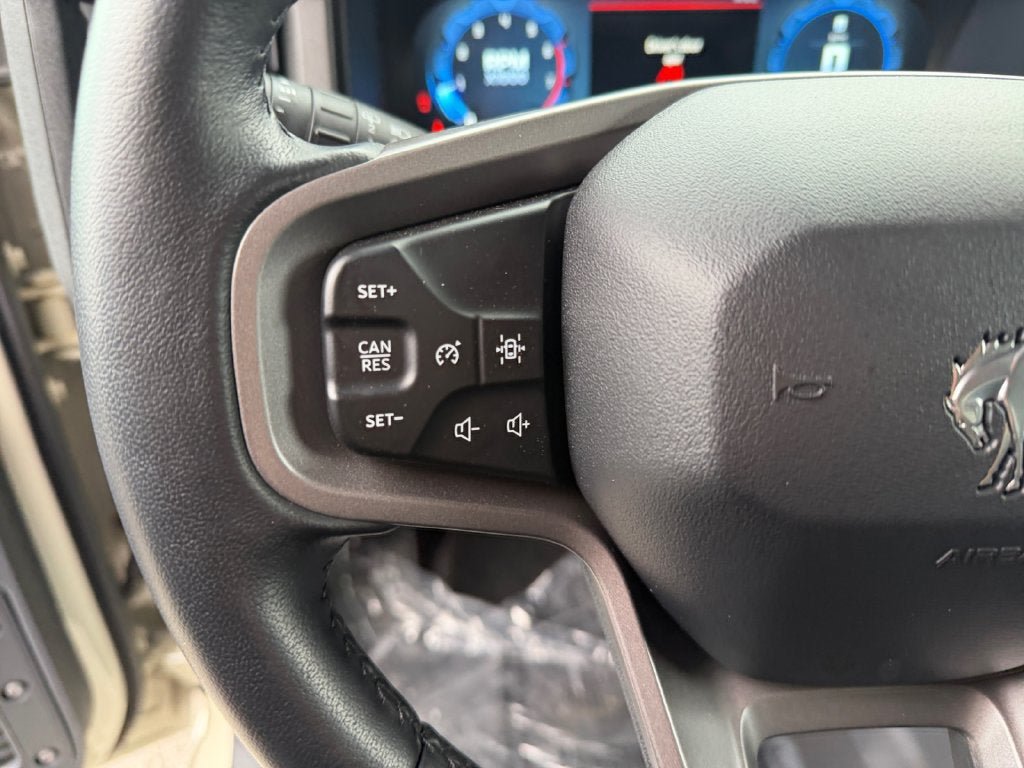 Used 2025 Ford Bronco Badlands AWD/4WD image 16