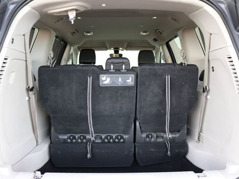 Used 2020 Chrysler Pacifica Touring-L image 22