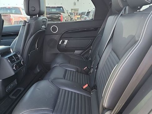 Used 2023 Land Rover Discovery S R-Dynamic image 7