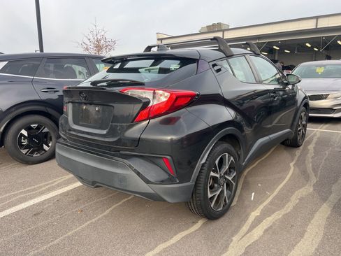 Used 2021 Toyota C-HR XLE image 9