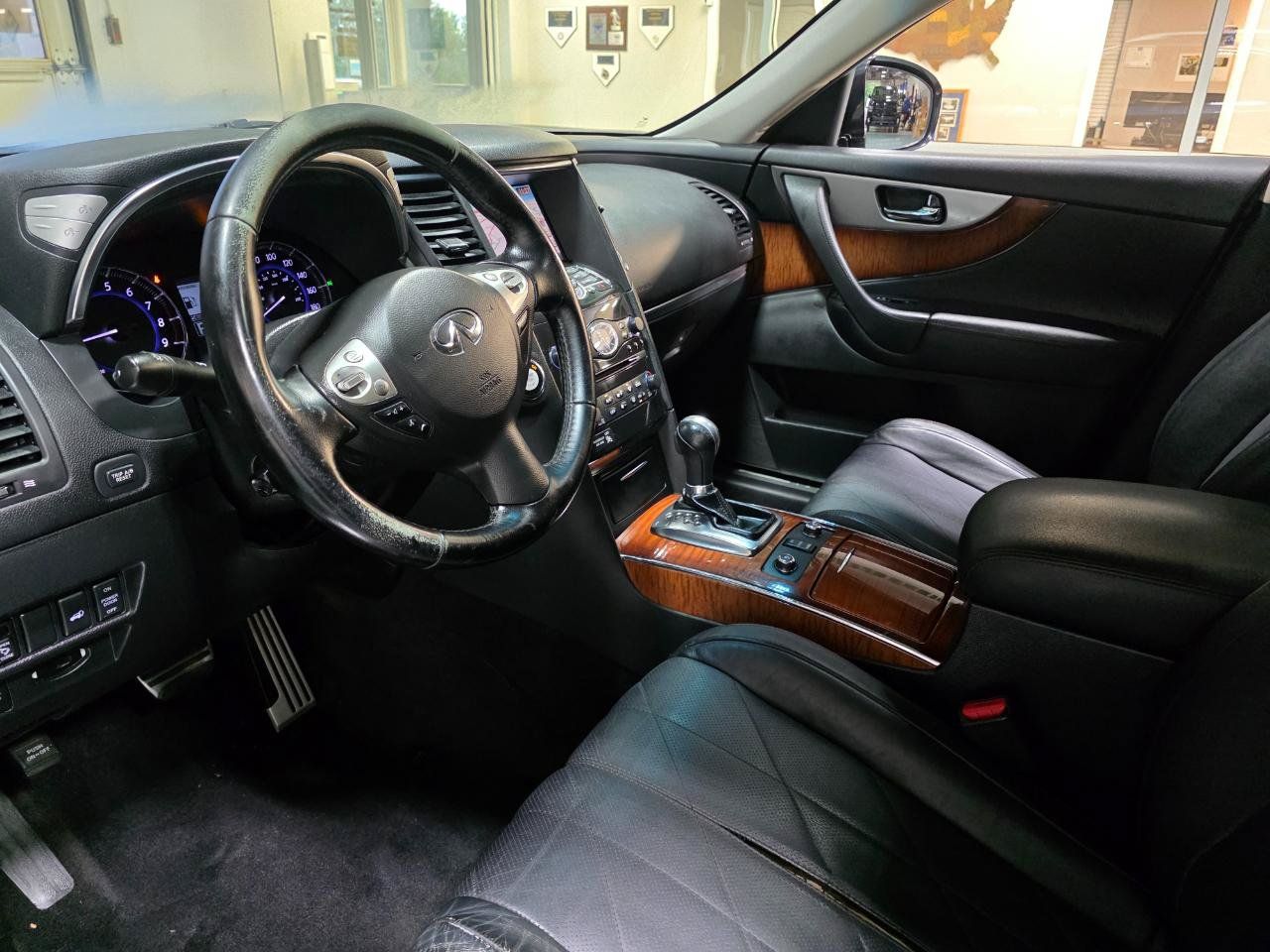Used 2013 INFINITI FX37 AWD w/ Premium Pkg image 16