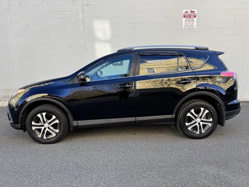 Used 2017 Toyota RAV4 LE image 8