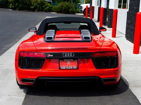 Used 2017 Audi R8 V10 image 81