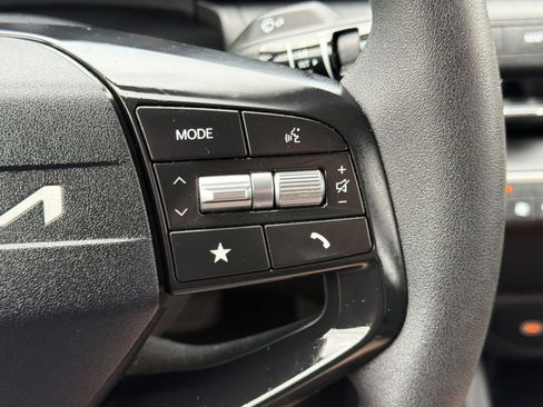 Used 2025 Kia K4 FWD image 19