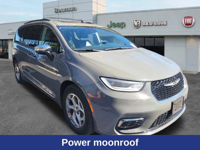 Used 2023 Chrysler Pacifica Limited FWD image 3