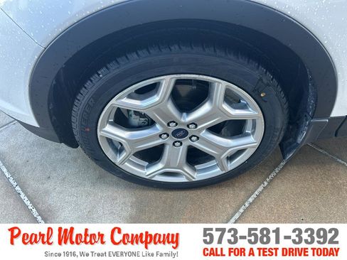 Used 2017 Ford Escape Titanium AWD/4WD image 8