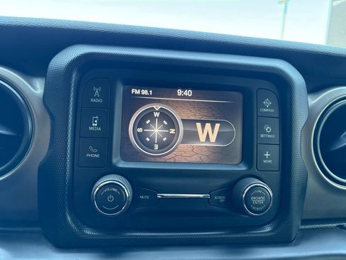 Used 2020 Jeep Wrangler Unlimited Sport S AWD/4WD image 19