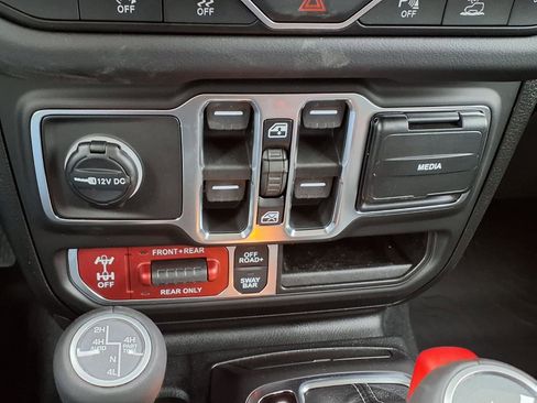 New 2026 Jeep Wrangler Unlimited Rubicon AWD/4WD image 12