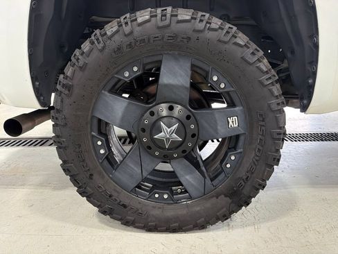 Used 2018 Toyota Tundra SR5 w/ SR5 Upgrade Package AWD/4WD image 14