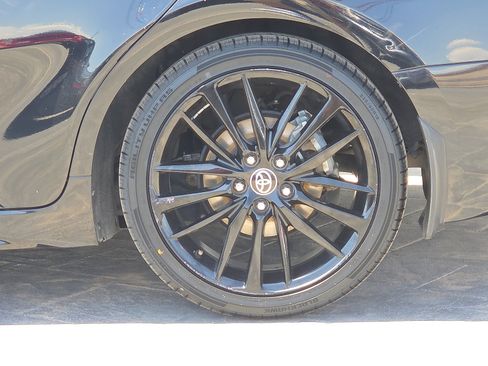 Used 2022 Toyota Camry XSE image 5