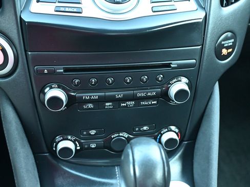 Used 2014 Nissan 370Z Touring w/ Sport Package image 21