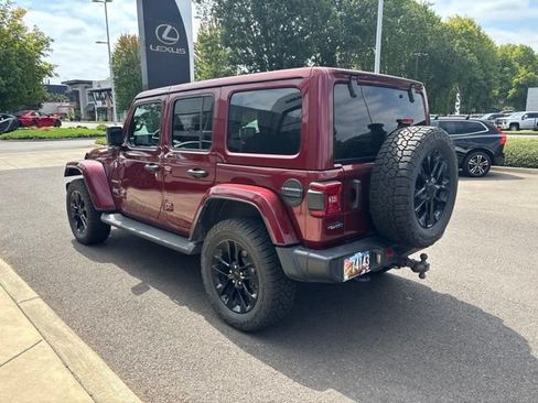 Used 2021 Jeep Wrangler Unlimited Sahara w/ Cold Weather Group AWD/4WD image 4