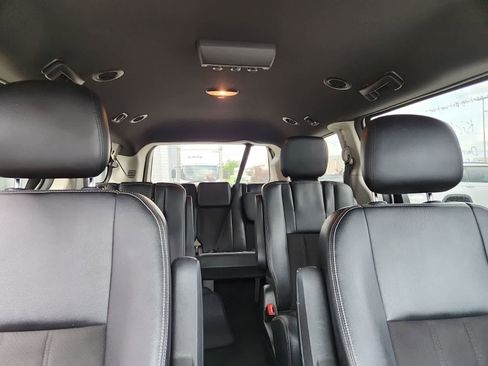 Used 2020 Dodge Grand Caravan SXT FWD image 19