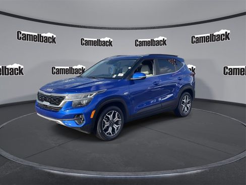 Used 2022 Kia Seltos EX image 3