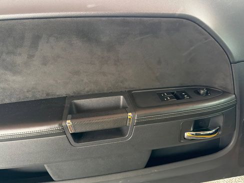 Used 2010 Dodge Challenger SRT8 w/ Special Edition Group image 12