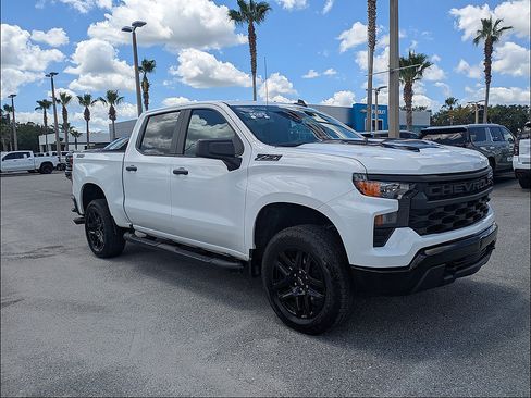 Certified 2025 Chevrolet Silverado 1500 Custom Trail Boss w/ Dark Appearance Package AWD/4WD image 3