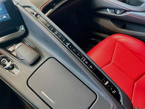 Used 2024 Chevrolet Corvette Z06 RWD image 31