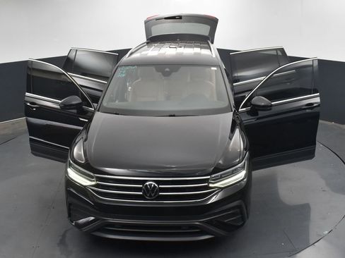 Used 2022 Volkswagen Tiguan SE image 36