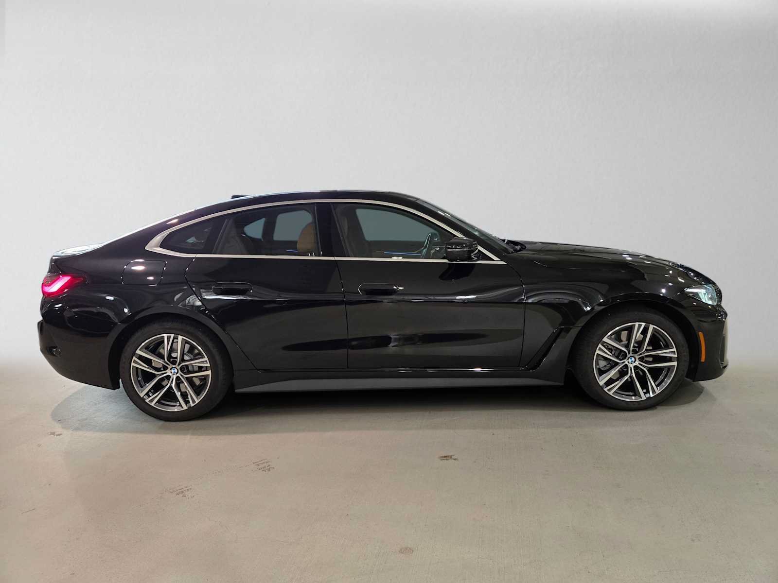 Used 2026 BMW 430i xDrive w/ Premium Package AWD/4WD image 2