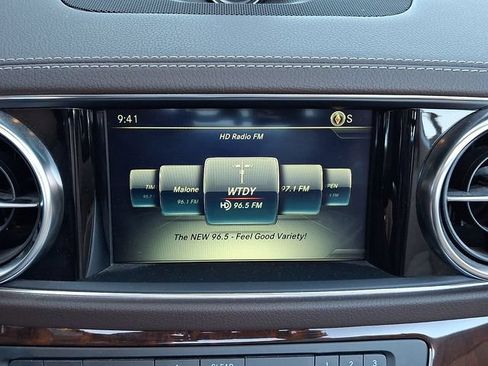 Used 2018 Mercedes-Benz SL 550 image 21