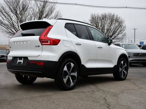 Certified 2025 Volvo XC40 B5 Plus image 7