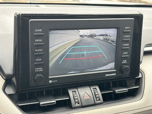 Used 2022 Toyota RAV4 XLE Premium image 31