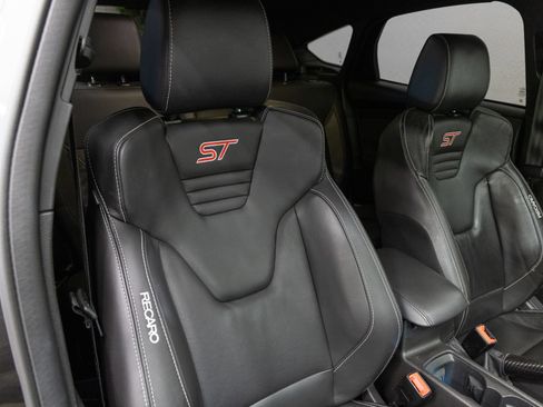 Used 2016 Ford Focus ST w/ Equipment Group 402A FWD image 21