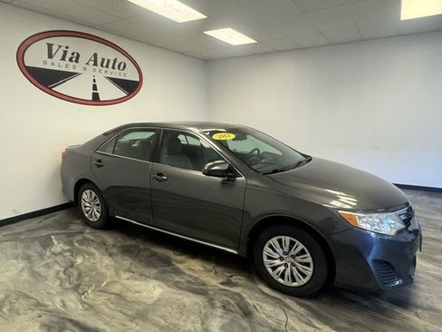 Used 2012 Toyota Camry LE FWD image 2