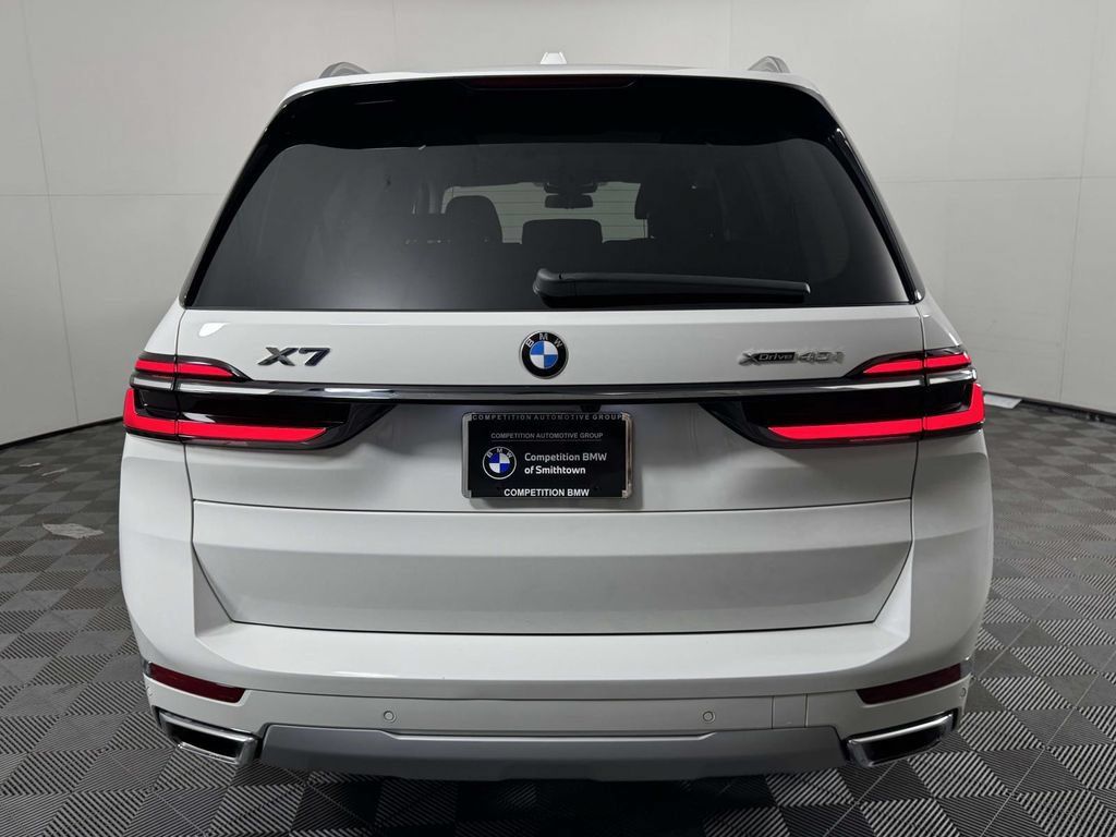 Used 2026 BMW X7 xDrive40i AWD/4WD image 9
