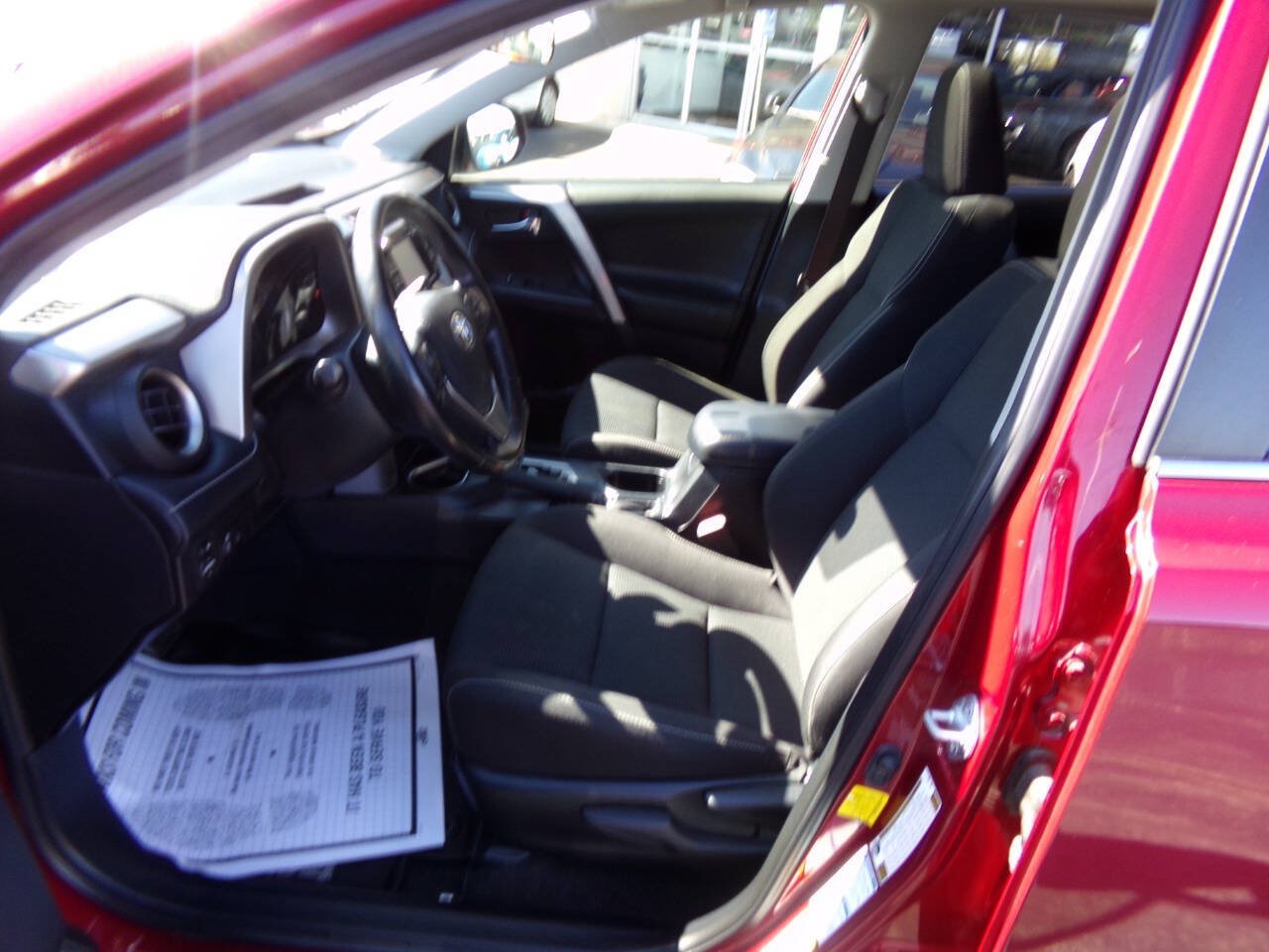 Used 2018 Toyota RAV4 XLE w/ Plus Extra Value Package AWD/4WD image 10