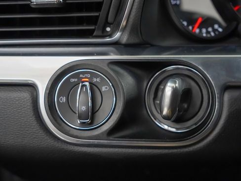 Certified 2016 Porsche 911 Carrera 4S image 22