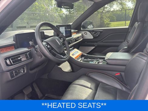 Certified 2025 Lincoln Aviator Black Label w/ Jet Appearance Package AWD/4WD image 15