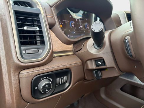 Used 2025 RAM 3500 Longhorn image 42