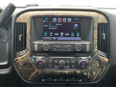 Used 2018 Chevrolet Silverado 1500 LT w/ All Star Edition AWD/4WD image 4