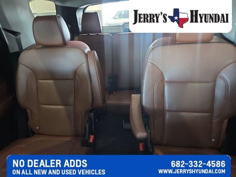Used 2020 Chevrolet Traverse High Country FWD image 17