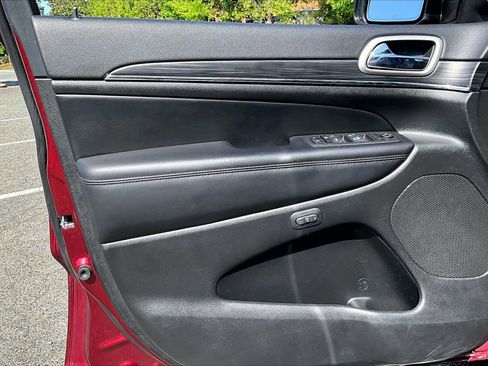 Used 2022 Jeep Grand Cherokee Limited w/ Trailer Tow Group IV image 27